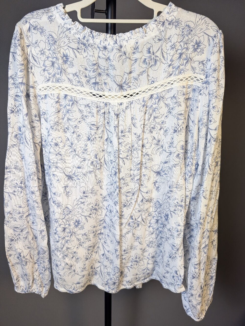 Hem & Thread Blue Floral Boho Peasant Blouse Lace Tassel NWT L A-245 - Picture 3 of 11